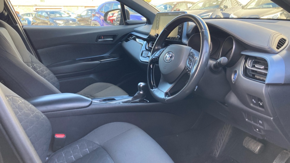 Toyota C-HR 2.0 Hybrid Design 5dr CVT Hybrid Hatchback - Image 12