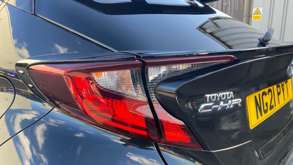 Toyota C-HR 2.0 Hybrid Design 5dr CVT Hybrid Hatchback - Image 21