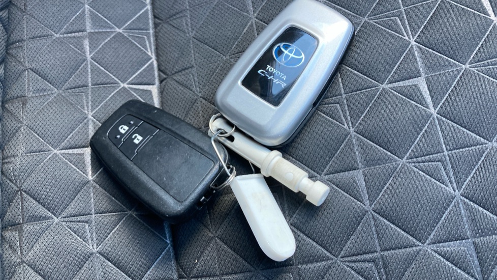 Toyota C-HR 2.0 Hybrid Design 5dr CVT Hybrid Hatchback - Image 28