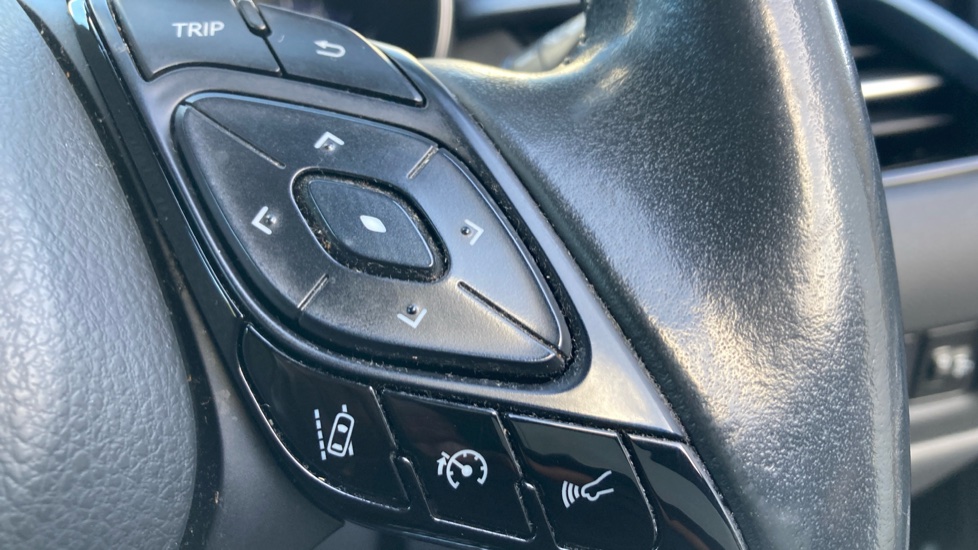 Toyota C-HR 2.0 Hybrid Design 5dr CVT Hybrid Hatchback - Image 31