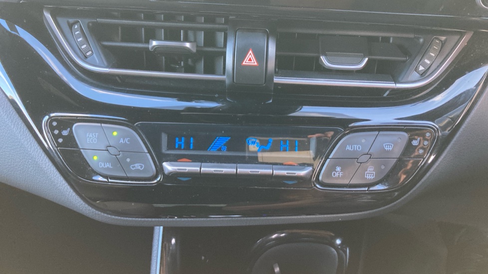 Toyota C-HR 2.0 Hybrid Design 5dr CVT Hybrid Hatchback - Image 34