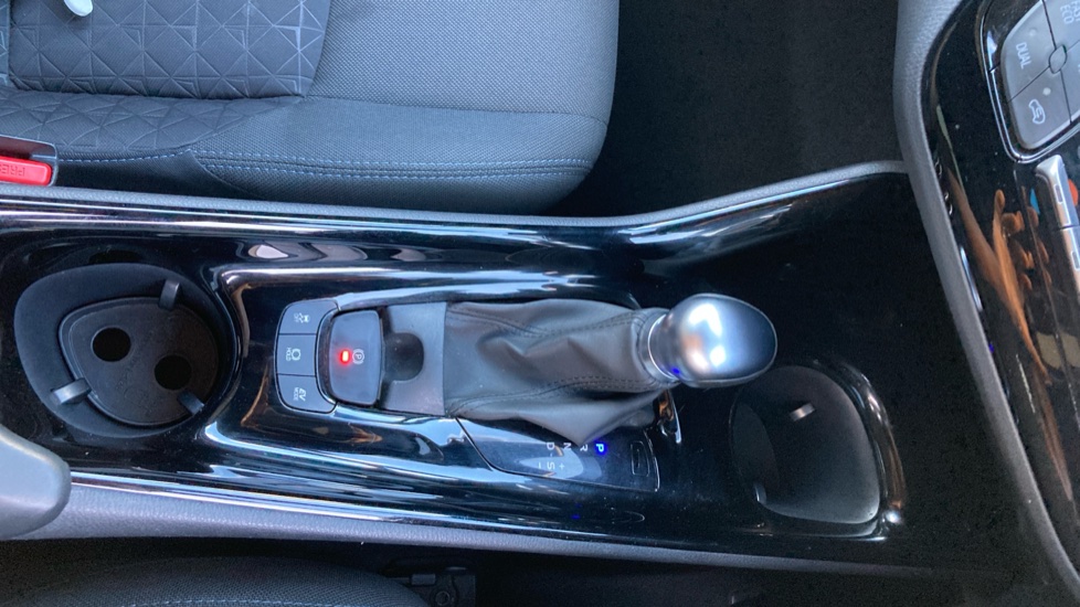 Toyota C-HR 2.0 Hybrid Design 5dr CVT Hybrid Hatchback - Image 37