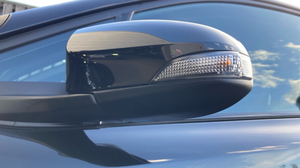 Toyota C-HR 2.0 Hybrid Design 5dr CVT Hybrid Hatchback - Image 49