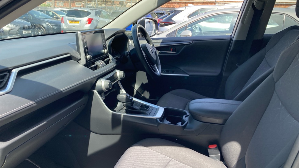Toyota RAV4 2.5 VVT-i Hybrid Design 5dr CVT 2WD Hybrid Estate - Image 5