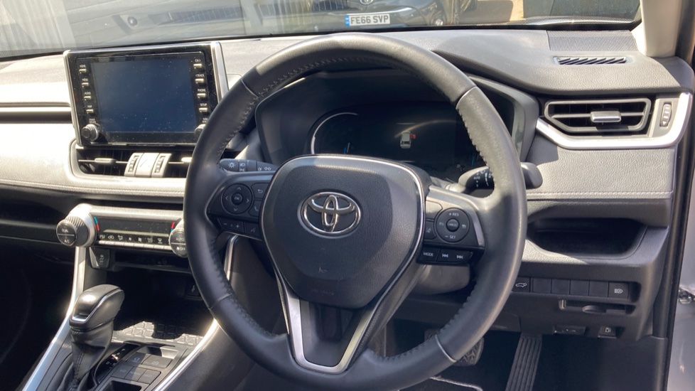 Toyota RAV4 2.5 VVT-i Hybrid Design 5dr CVT 2WD Hybrid Estate - Image 7