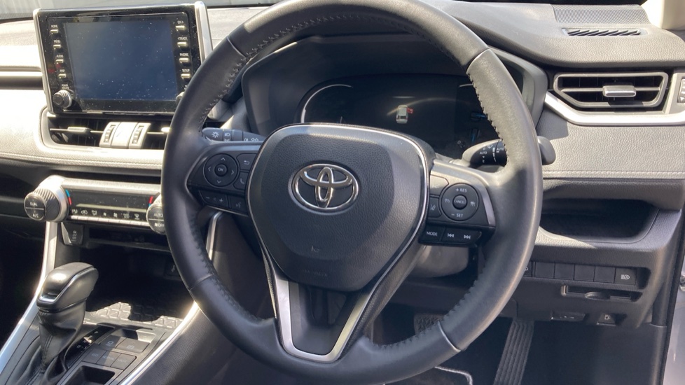 Toyota RAV4 2.5 VVT-i Hybrid Design 5dr CVT 2WD Hybrid Estate - Image 10