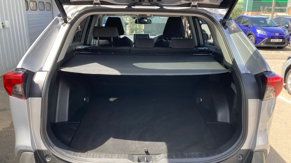 Toyota RAV4 2.5 VVT-i Hybrid Design 5dr CVT 2WD Hybrid Estate - Image 46