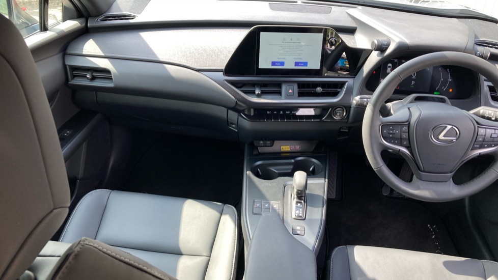Lexus UX 300h 2.0 F-Sport Design 5dr CVT Hybrid Hatchback - Image 6