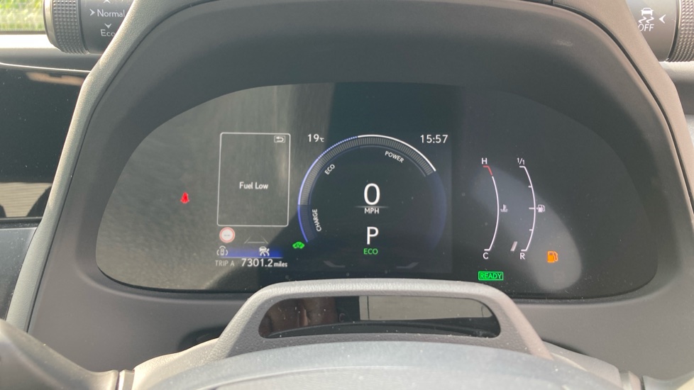 Lexus UX 300h 2.0 F-Sport Design 5dr CVT Hybrid Hatchback - Image 11