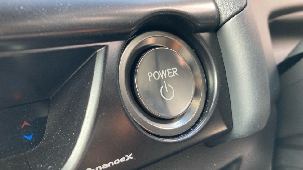 Lexus UX 300h 2.0 F-Sport Design 5dr CVT Hybrid Hatchback - Image 16