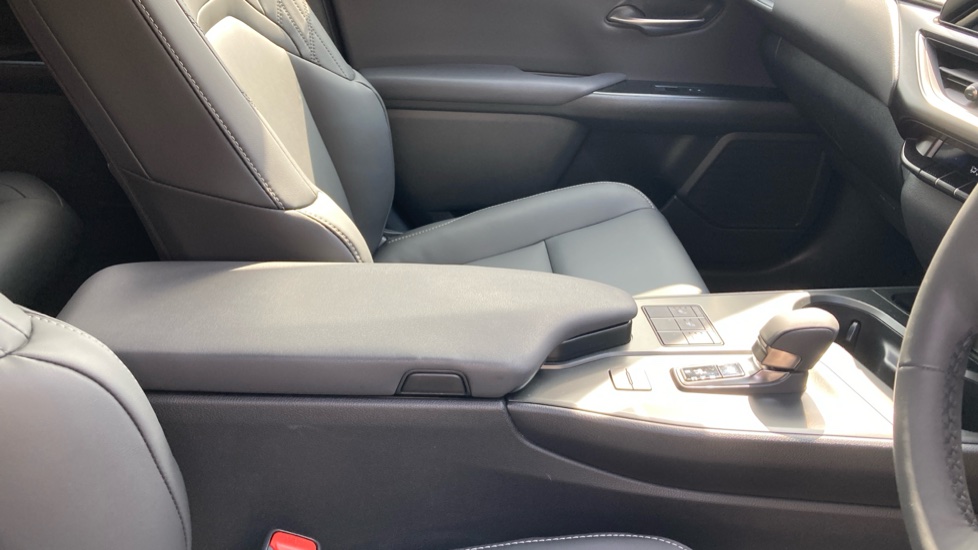 Lexus UX 300h 2.0 F-Sport Design 5dr CVT Hybrid Hatchback - Image 18