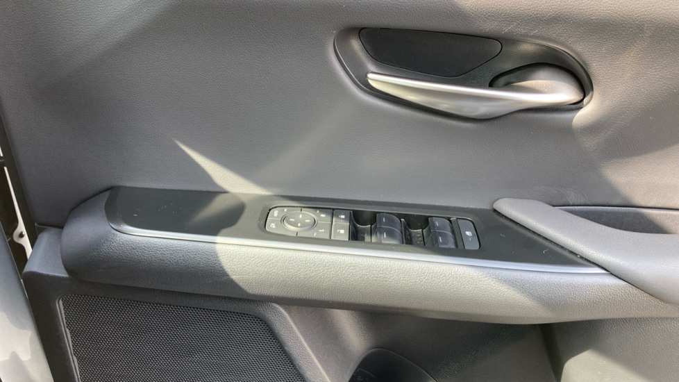 Lexus UX 300h 2.0 F-Sport Design 5dr CVT Hybrid Hatchback - Image 29