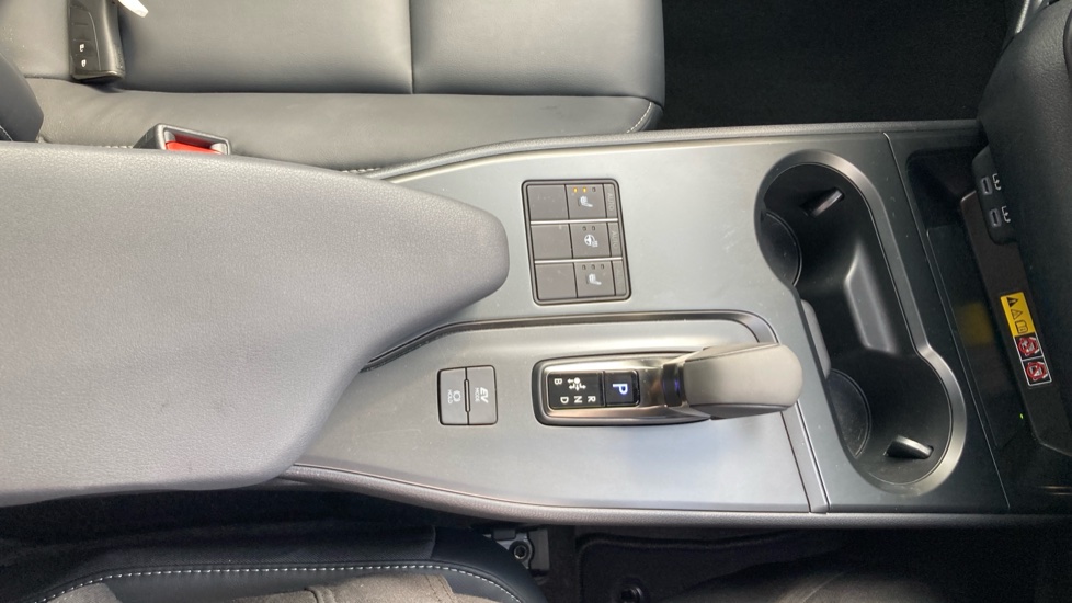 Lexus UX 300h 2.0 F-Sport Design 5dr CVT Hybrid Hatchback - Image 38