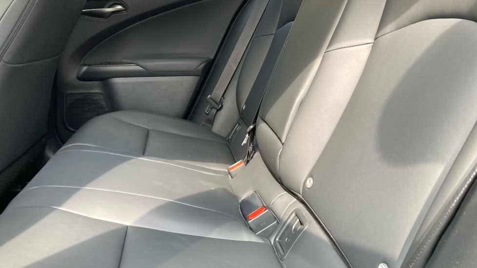 Lexus UX 300h 2.0 F-Sport Design 5dr CVT Hybrid Hatchback - Image 41