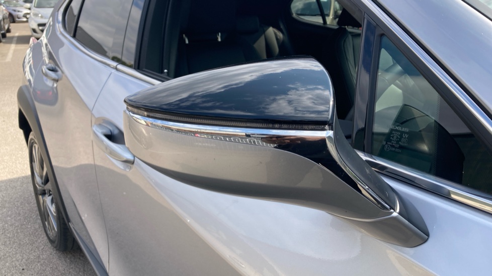 Lexus UX 300h 2.0 F-Sport Design 5dr CVT Hybrid Hatchback - Image 45