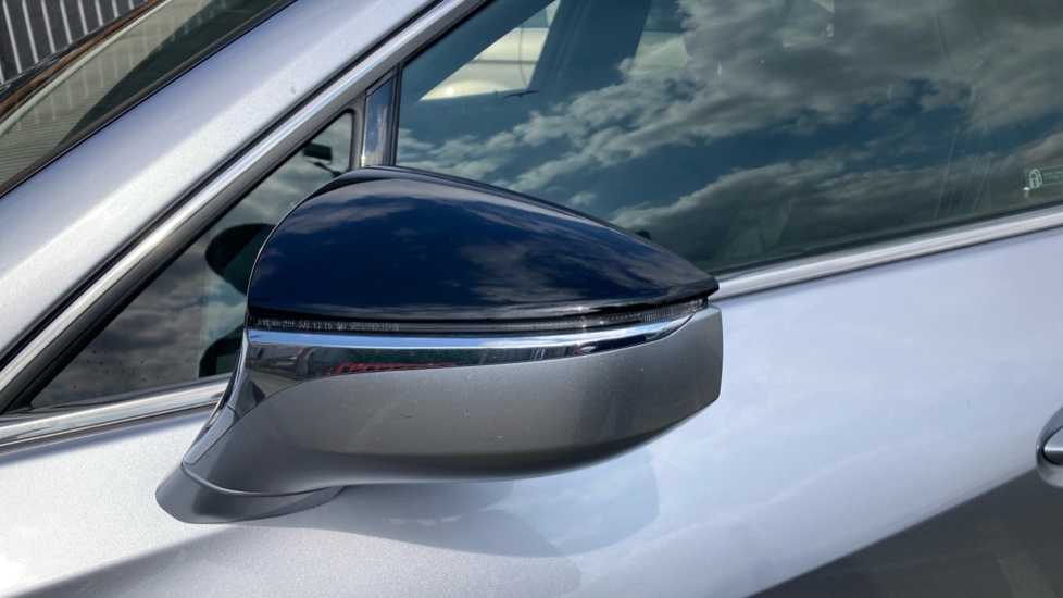 Lexus UX 300h 2.0 F-Sport Design 5dr CVT Hybrid Hatchback - Image 46