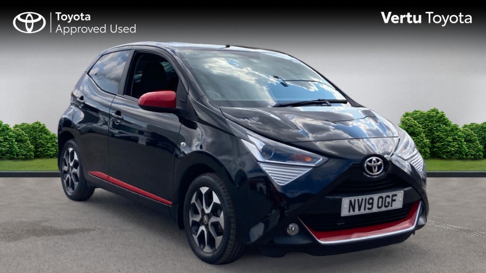 Toyota Aygo 1.0 VVT-i X-Trend 5dr x-shift Petrol Hatchback - Image 1