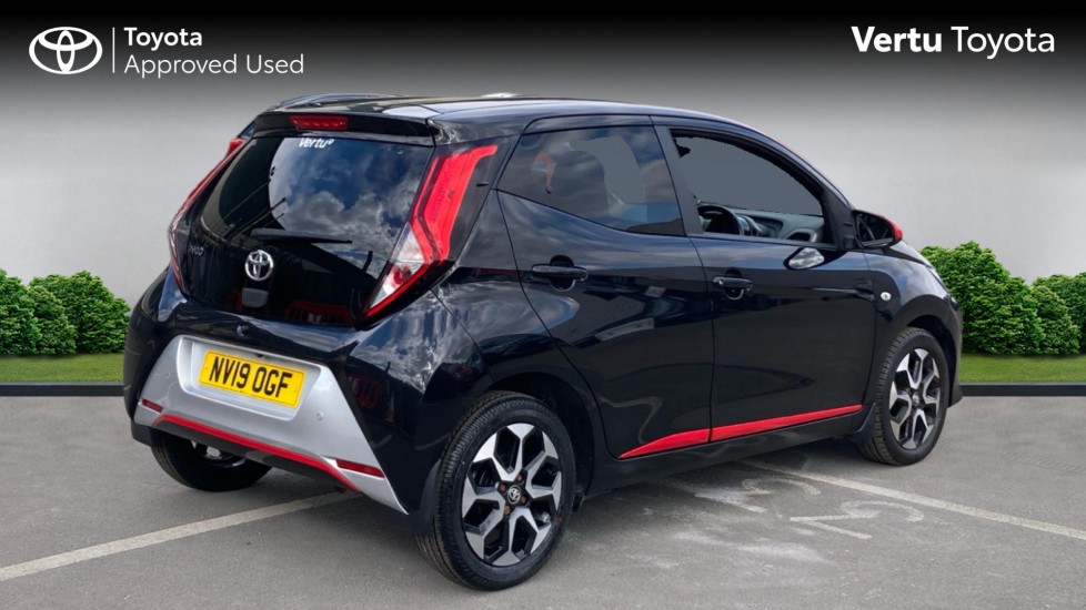 Toyota Aygo 1.0 VVT-i X-Trend 5dr x-shift Petrol Hatchback - Image 2