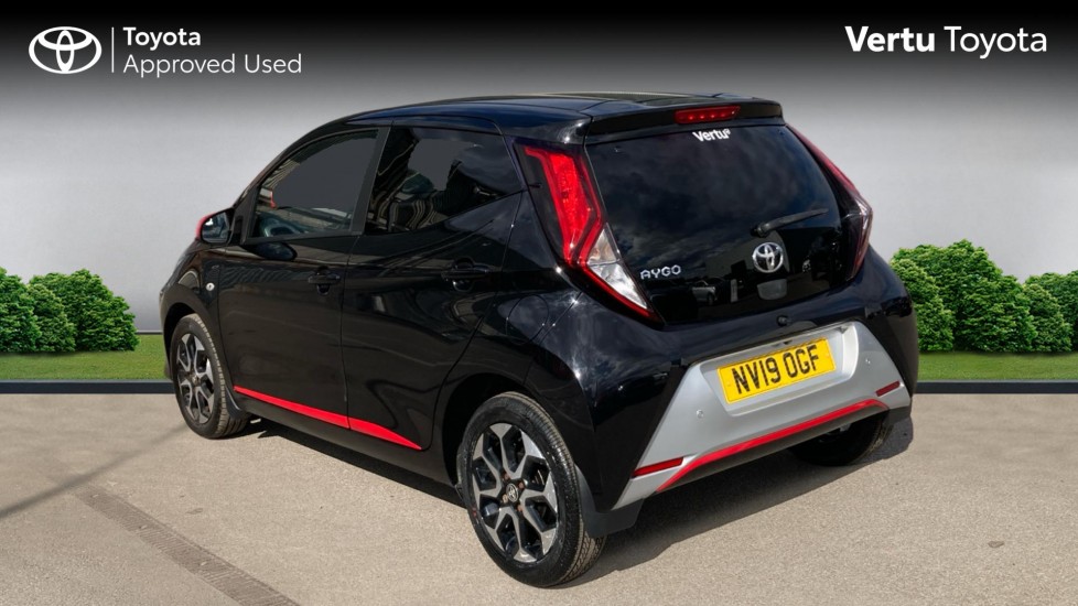 Toyota Aygo 1.0 VVT-i X-Trend 5dr x-shift Petrol Hatchback - Image 4