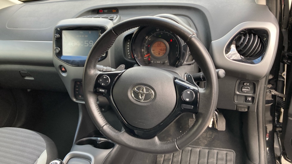Toyota Aygo 1.0 VVT-i X-Trend 5dr x-shift Petrol Hatchback - Image 7