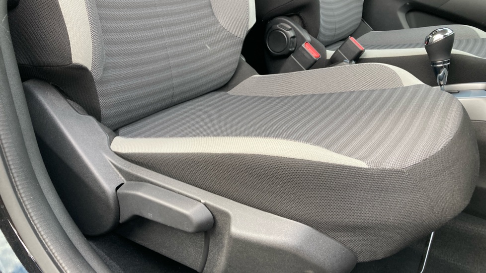 Toyota Aygo 1.0 VVT-i X-Trend 5dr x-shift Petrol Hatchback - Image 17