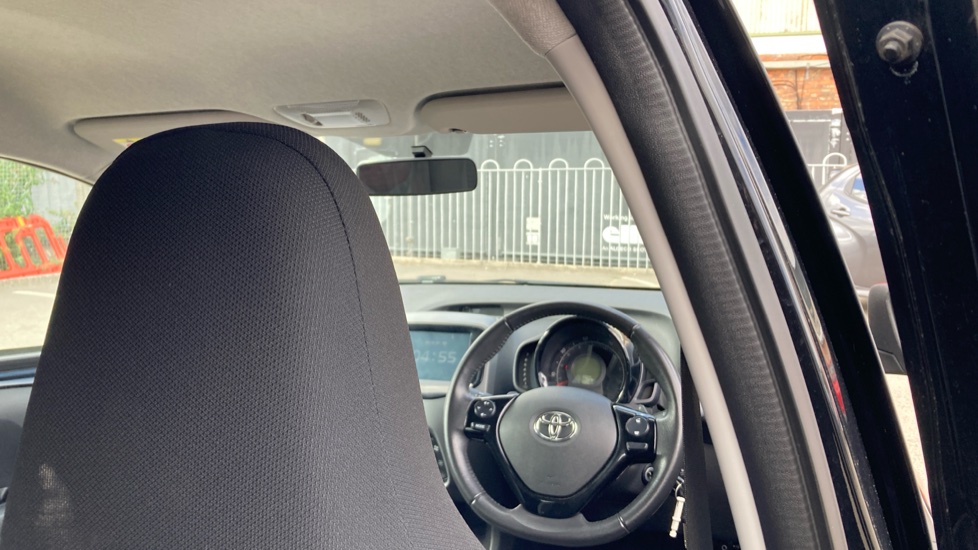 Toyota Aygo 1.0 VVT-i X-Trend 5dr x-shift Petrol Hatchback - Image 19