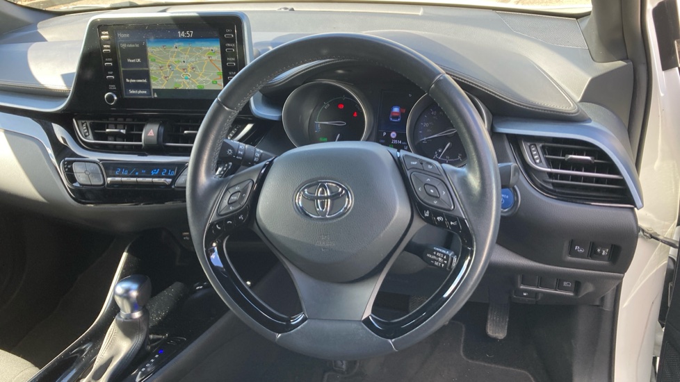 Toyota C-HR 1.8 Hybrid Design 5dr CVT Hybrid Hatchback - Image 7