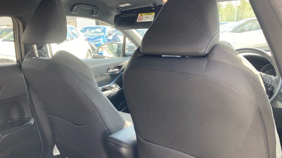 Toyota C-HR 1.8 Hybrid Design 5dr CVT Hybrid Hatchback - Image 19