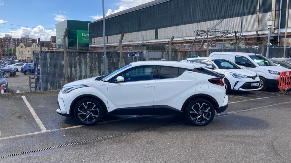 Toyota C-HR 1.8 Hybrid Design 5dr CVT Hybrid Hatchback - Image 24