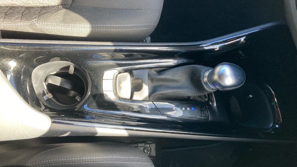 Toyota C-HR 1.8 Hybrid Design 5dr CVT Hybrid Hatchback - Image 34