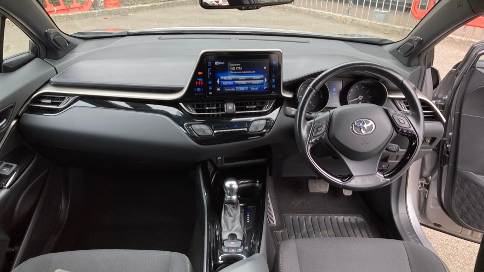 Toyota C-HR 1.8 Hybrid Design 5dr CVT Hybrid Hatchback - Image 6
