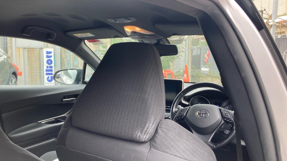 Toyota C-HR 1.8 Hybrid Design 5dr CVT Hybrid Hatchback - Image 19