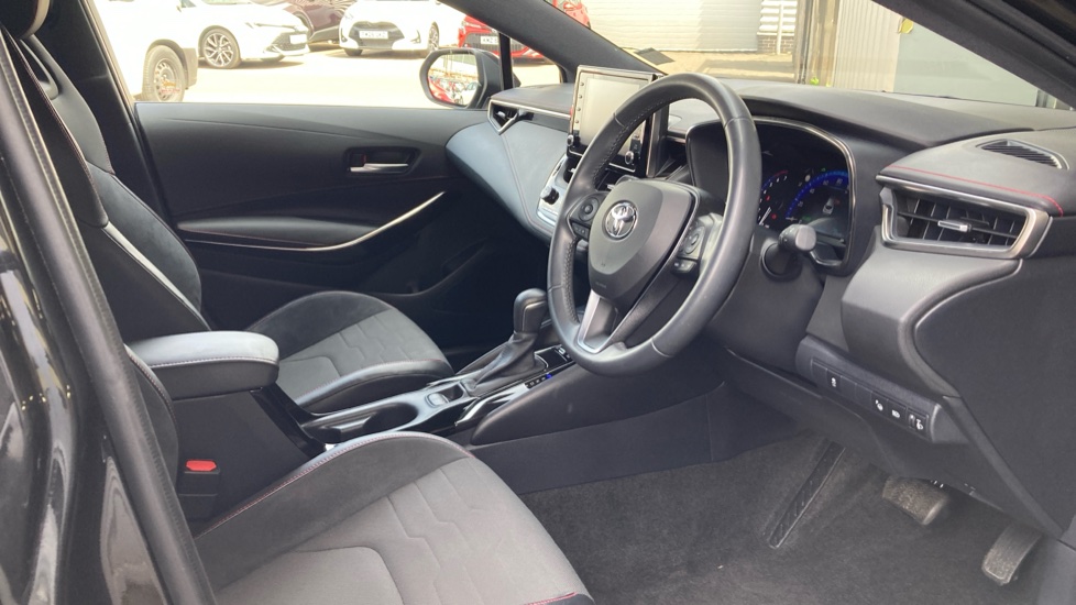 Toyota Corolla 1.8 VVT-i Hybrid Excel 5dr CVT Hybrid Hatchback - Image 12
