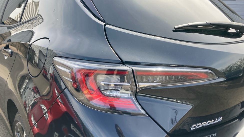 Toyota Corolla 1.8 VVT-i Hybrid Excel 5dr CVT Hybrid Hatchback - Image 21