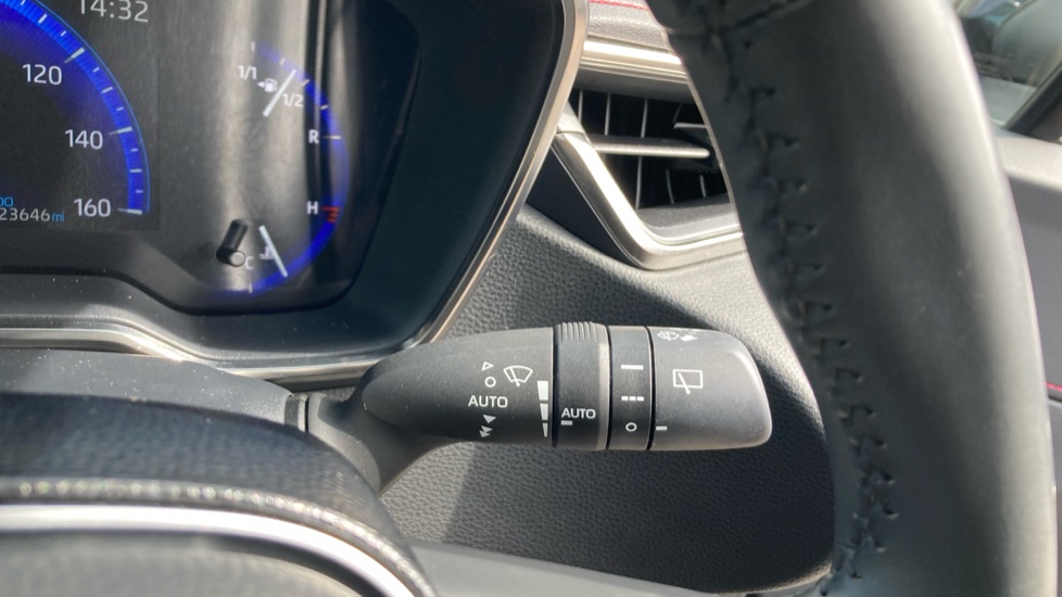 Toyota Corolla 1.8 VVT-i Hybrid Excel 5dr CVT Hybrid Hatchback - Image 33