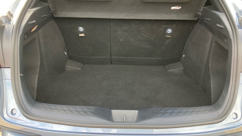 Toyota C-HR 1.8 Hybrid Design 5dr CVT Hybrid Hatchback - Image 13