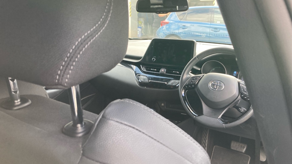 Toyota C-HR 1.8 Hybrid Design 5dr CVT Hybrid Hatchback - Image 19