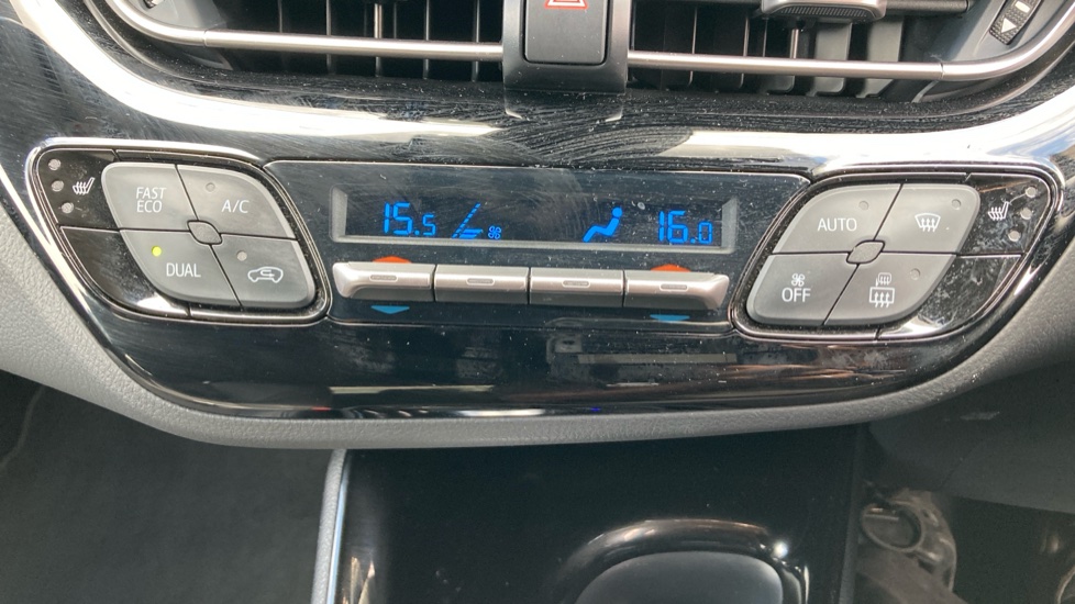 Toyota C-HR 1.8 Hybrid Design 5dr CVT Hybrid Hatchback - Image 34