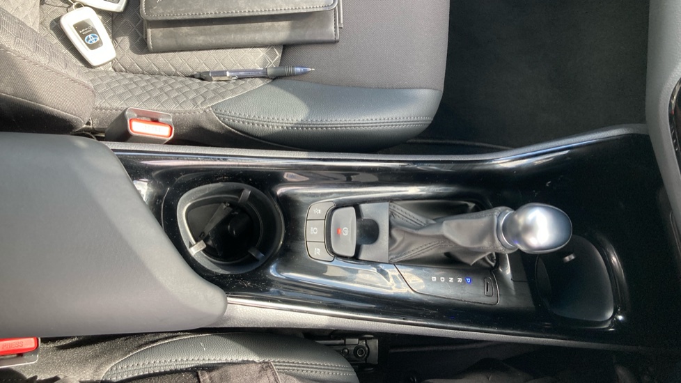 Toyota C-HR 1.8 Hybrid Design 5dr CVT Hybrid Hatchback - Image 37