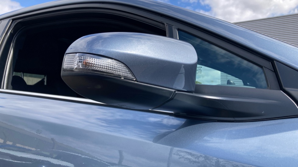 Toyota C-HR 1.8 Hybrid Design 5dr CVT Hybrid Hatchback - Image 47