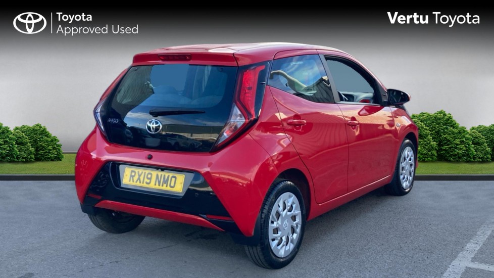 Toyota Aygo 1.0 VVT-i X-Play 5dr x-shift Petrol Hatchback - Image 2