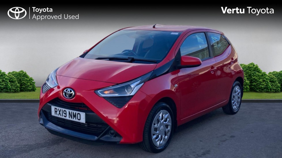 Toyota Aygo 1.0 VVT-i X-Play 5dr x-shift Petrol Hatchback - Image 3