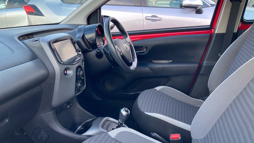 Toyota Aygo 1.0 VVT-i X-Play 5dr x-shift Petrol Hatchback - Image 5
