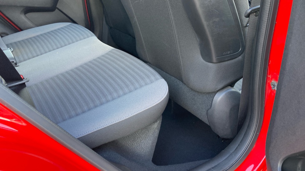 Toyota Aygo 1.0 VVT-i X-Play 5dr x-shift Petrol Hatchback - Image 8