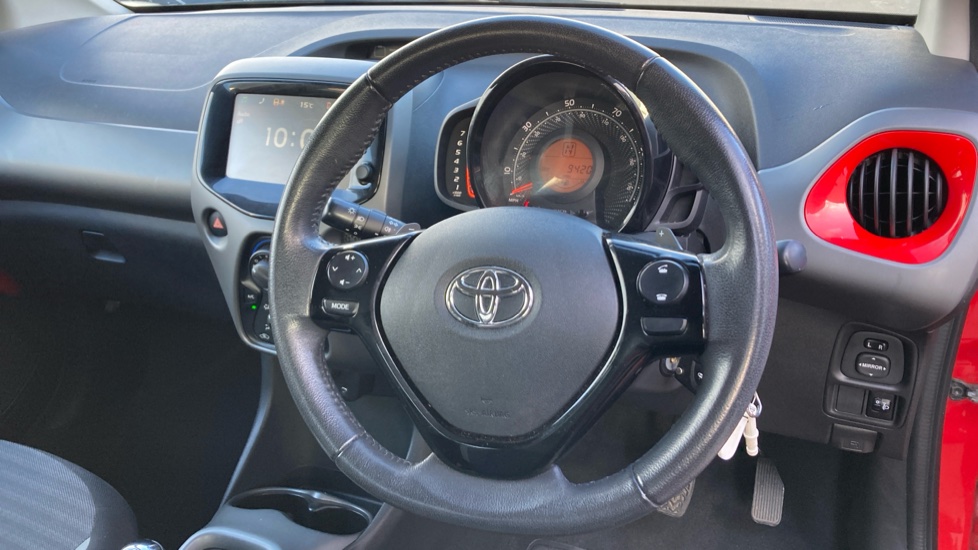 Toyota Aygo 1.0 VVT-i X-Play 5dr x-shift Petrol Hatchback - Image 10
