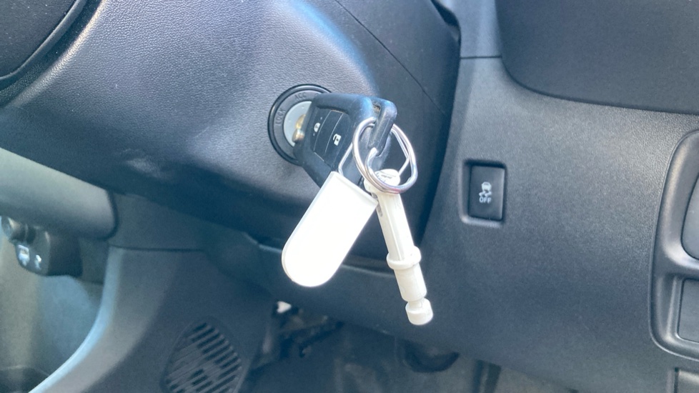 Toyota Aygo 1.0 VVT-i X-Play 5dr x-shift Petrol Hatchback - Image 16