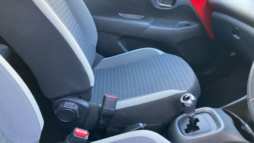 Toyota Aygo 1.0 VVT-i X-Play 5dr x-shift Petrol Hatchback - Image 18