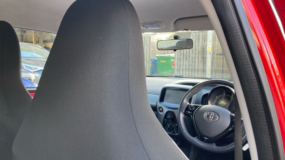 Toyota Aygo 1.0 VVT-i X-Play 5dr x-shift Petrol Hatchback - Image 19