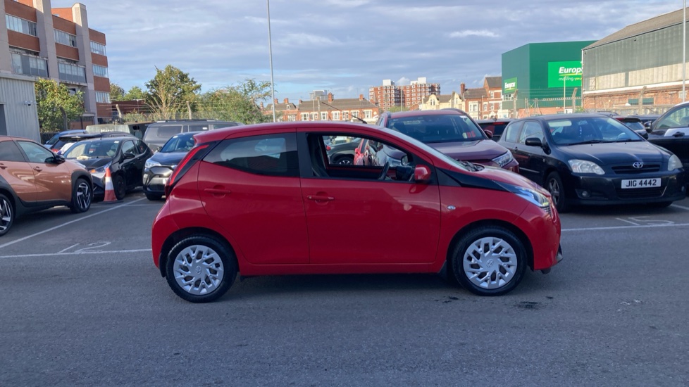 Toyota Aygo 1.0 VVT-i X-Play 5dr x-shift Petrol Hatchback - Image 23