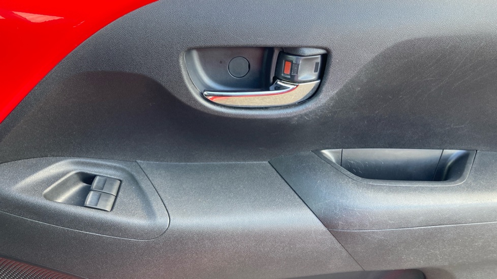 Toyota Aygo 1.0 VVT-i X-Play 5dr x-shift Petrol Hatchback - Image 30
